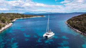 Le plus rentable entre location ou achat d'un catamaran ?